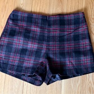 Forever 21 Plaid Women's Shorts in Black and Red